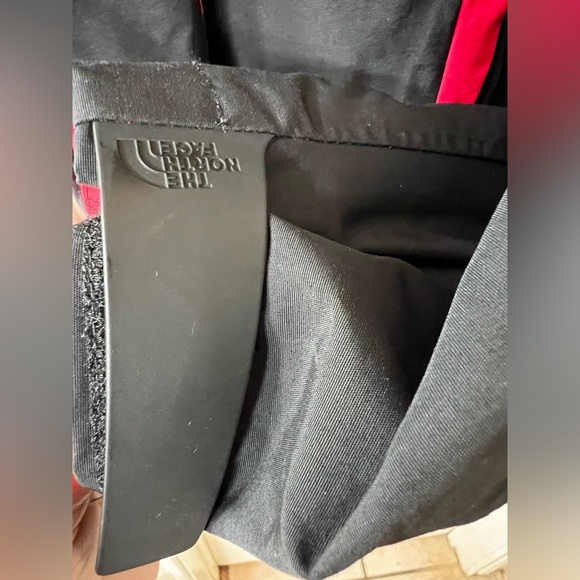 The North Face Women's L HyVent Heavy Duty Black Rain Jacket - Picture 10 of 12